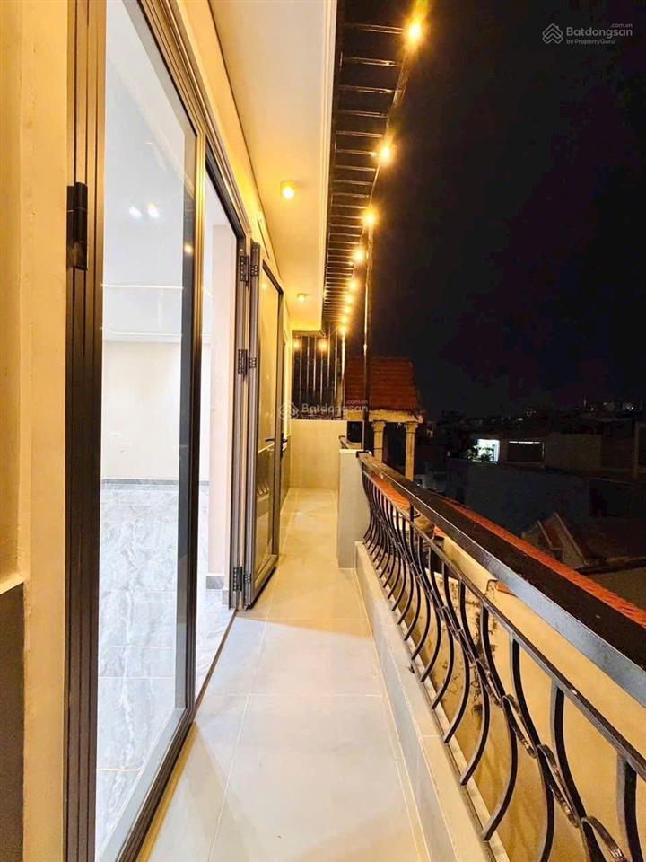 4tỷ150/83m2 sở hữu ngay căn ôtô ngủ trong nhà đường bến vân đồnq4, gần cầu calmette, cho thuê 25tr