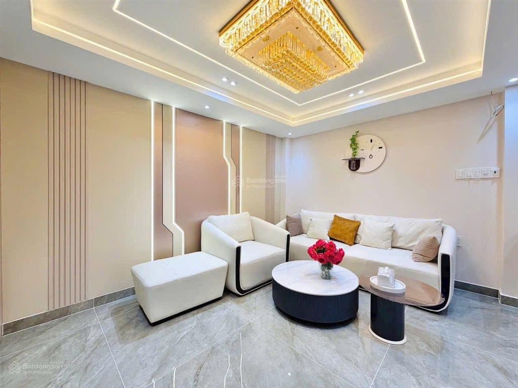 4tỷ150/83m2 sở hữu ngay căn ôtô ngủ trong nhà đường bến vân đồnq4, gần cầu calmette, cho thuê 25tr