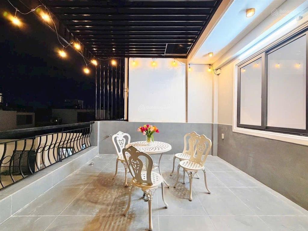 4tỷ150/83m2 sở hữu ngay căn ôtô ngủ trong nhà đường bến vân đồnq4, gần cầu calmette, cho thuê 25tr