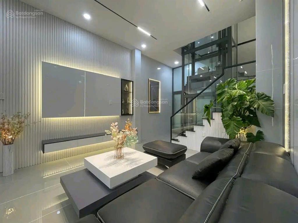 Siêu phẩm 3 tầng đường ôtô võ thị sáu  q3, 4tỷ060/70m2, gần ubnd phường, đang cho thuê 26 triệu