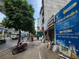 Mặt phố vĩa hè 5m  mặt tiền rộng