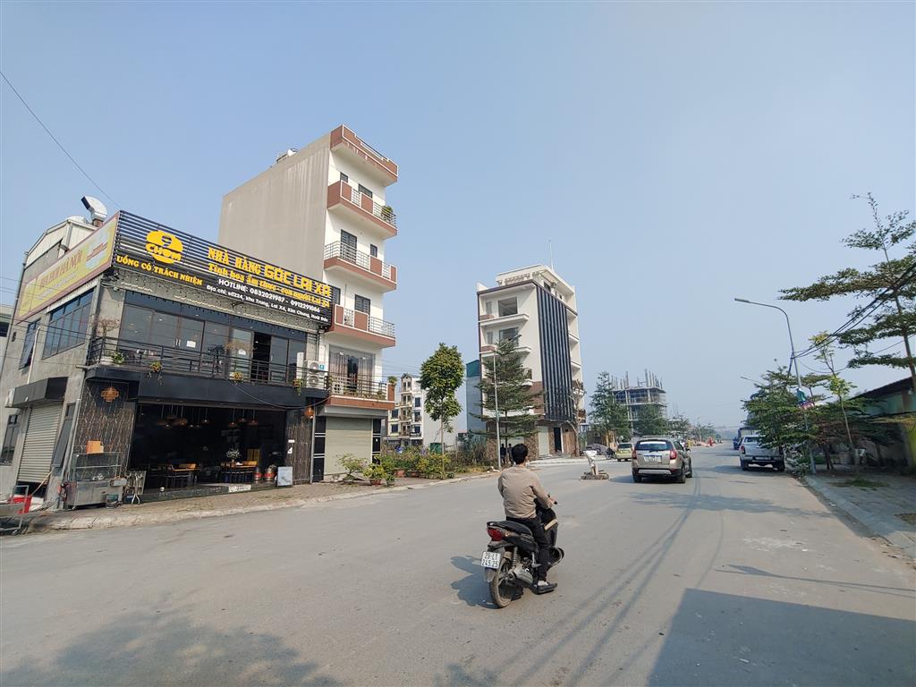 Bán 79.8m2 đất dịch vụ Lai Xá Khu Trũng, gần đường đôi 24m. (Sdt liên hệ: 0915458886)