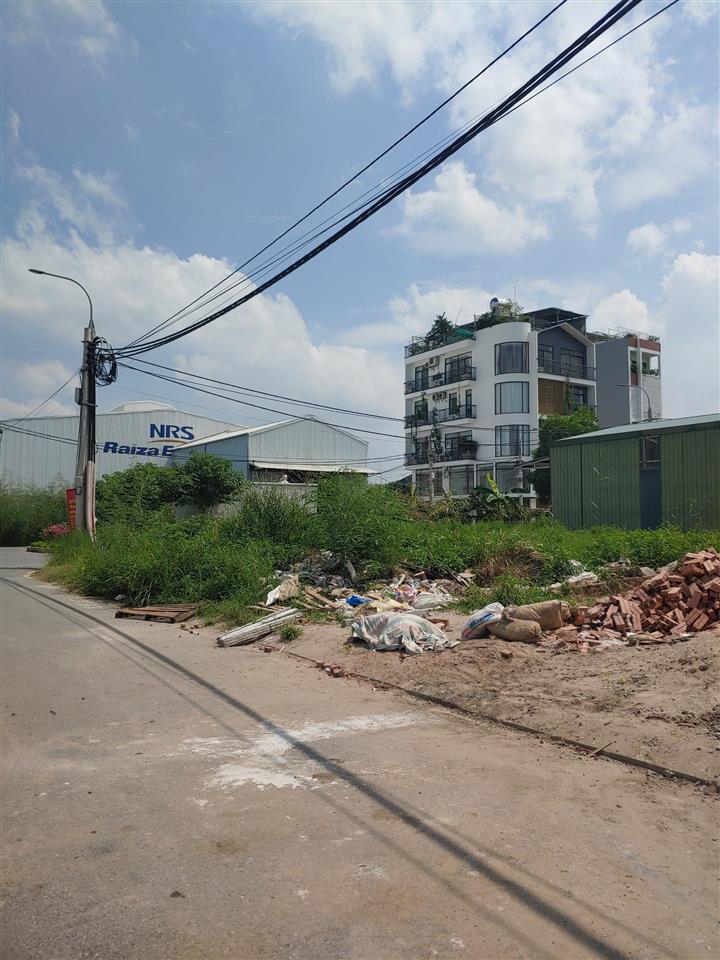 CẦN BÁN LÔ ĐẤT ĐẤU GIÁ TRŨNG TRÊN ĐÌA CÁC GẦN ĐƯỜNG 24M (0915458886)