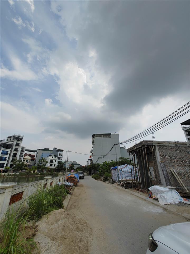 Bán 90m2 lô góc đất dịch vụ Lai Xá – Kim Chung hướng Đông Nam(0915458886)