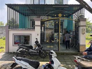 Chủ nhà giảm mạnh cần bán gấp nhà tại khu thung lũng xanh.