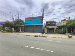 Bán showroom 891m² m.tiền ql1a trung tâm thị trấn bến lức long an 9.5m x 94m