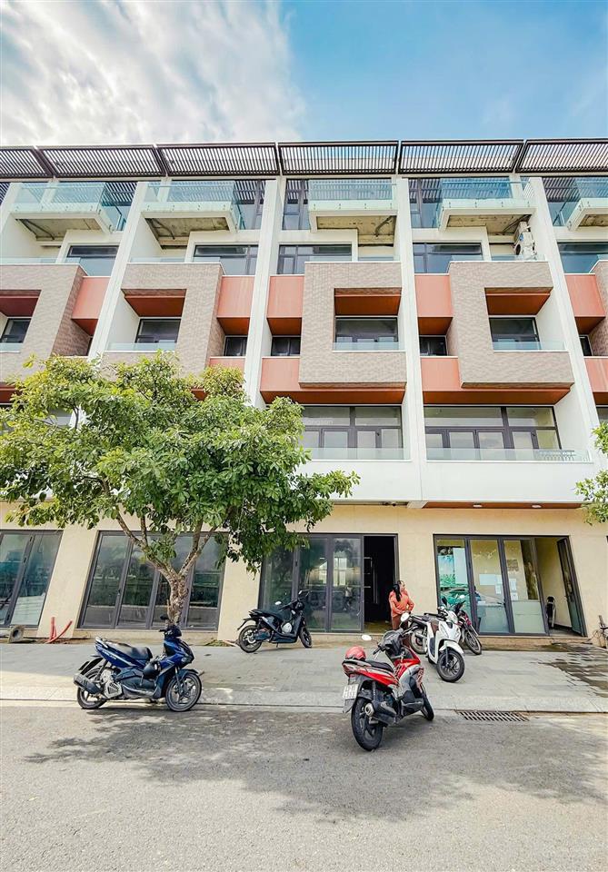 Shophouse 5 tầng trực diện sông  đối diện đảo kim cương sẵn sổ tại đà nẵng!!