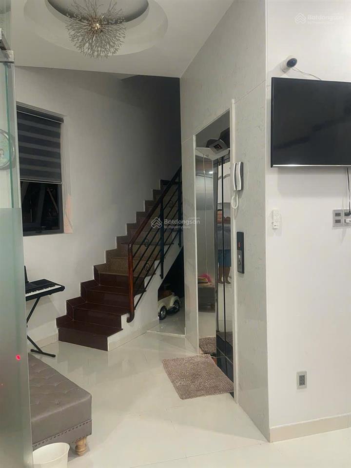 Bán nhà góc 2 mt p. an phú, q2, giá 17,5 tỷ tl, dt  95,6m2. có thang máy, full nội thất