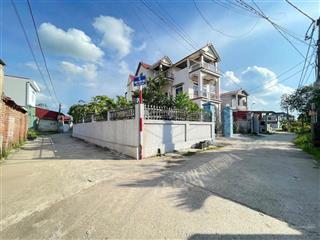 Sốc toàn tập bán nhà an bình, thuận thành 135m, mt 8.8m giá chỉ 3.6 tỷ!!!
ô tô vào nhà 