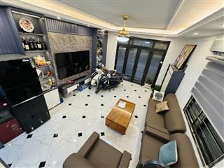 Hoàng văn thái 50 m. 5 tầng .12,5 tỷ 30 m ra đường ôtô tránh.. giáp lê trọng tấn . trường chinh.