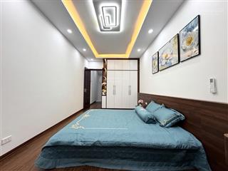 Khương đình. 32 m. 5 tầng ..8,4 tỷ.vài bước ra phố . gần ngã tư sở.