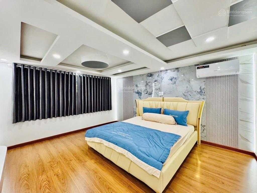 Mặt tiền đường sốkinh doanh buôn bán4x13m4 tầng có lửng5pn5wcxe hơi để trong nhà