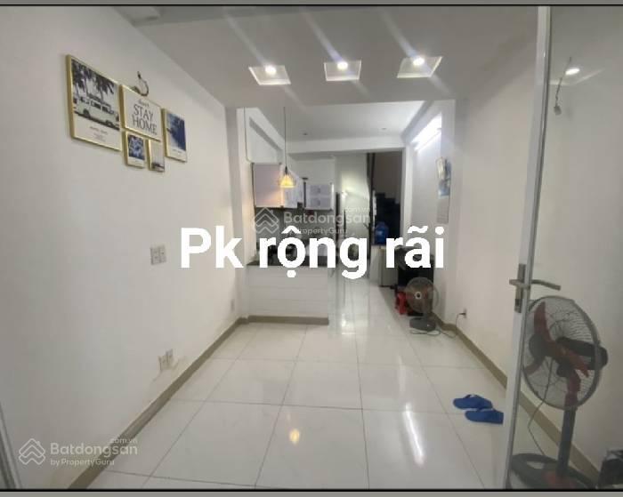 Nhà chính chủgần chợ5p qua tân phúquận 6khu vực an ninhhẻm thông 3 tầng  28m2 chỉ 3.26 tỷ ,