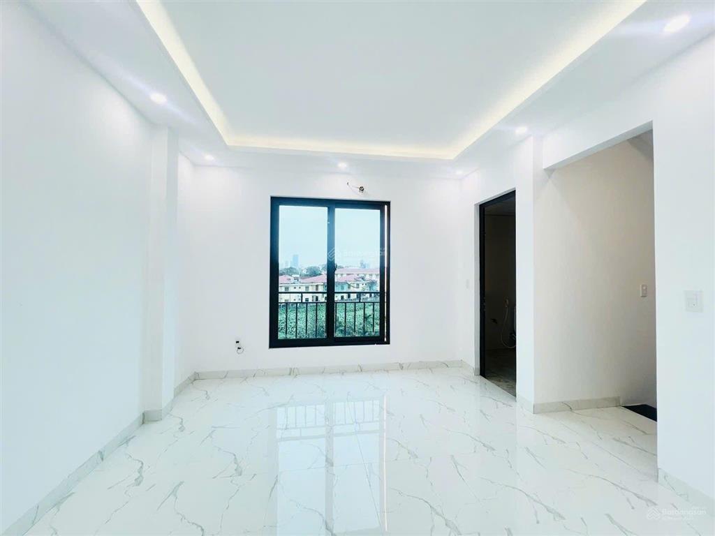 Bán nhà an trai  hoài đức  nhà mới kính koong ở sướng. ô tô đỗ cổng  dt 50m  5,6 tỷ  5 tầng.