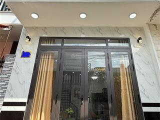 Chủ định cư nước ngoài bán gấp nhà xuân thủy q2 giá cực hời 3tỷ090