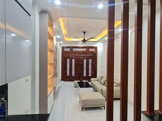 Siêu phẩm mễ trì  43m², 5 tầng, ô tô đỗ cổng  chỉ 8 tỷ!