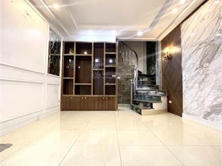Bán nhà đào tấn  ba đình 30m2  6 tầng  mt 4m  giá 7,2 tỷ. nhà đẹp sẵn về ở.