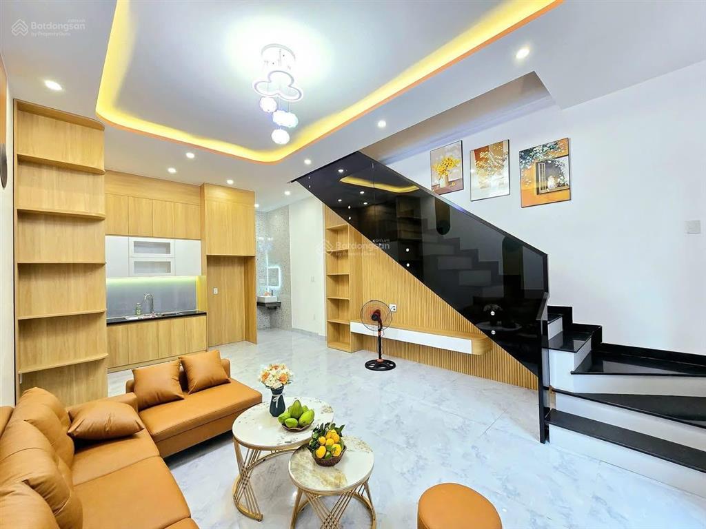 Chào bán nhà 2 tầng, sau lưng mặt tiền cao sơn pháo