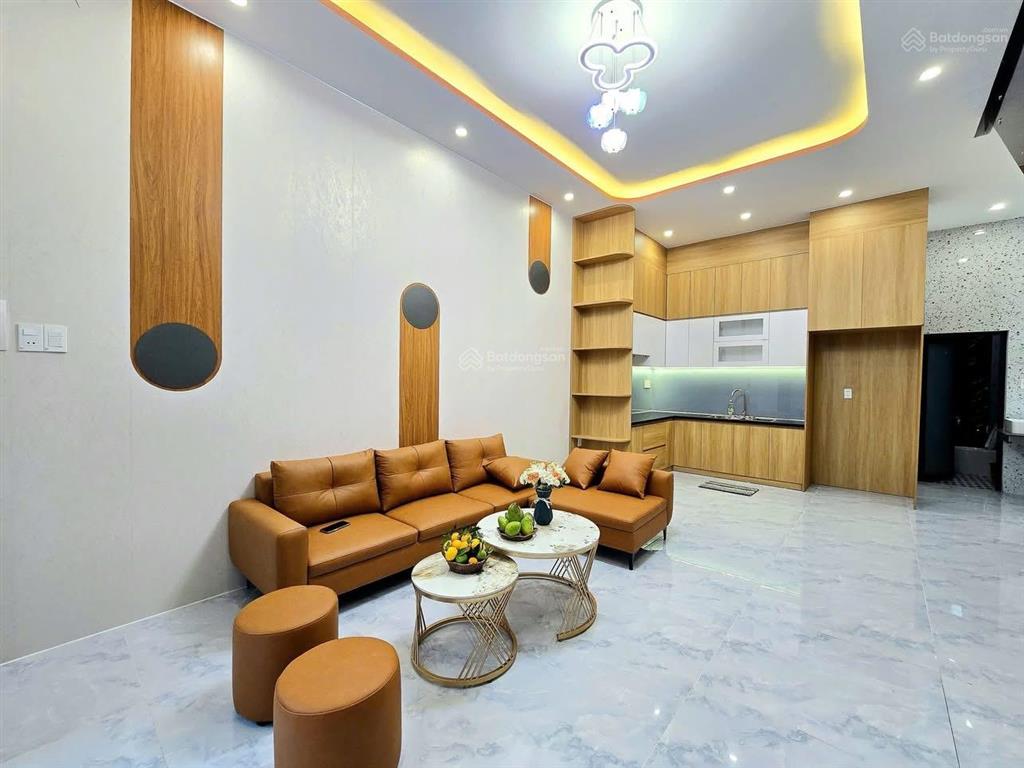 Chào bán nhà 2 tầng, sau lưng mặt tiền cao sơn pháo