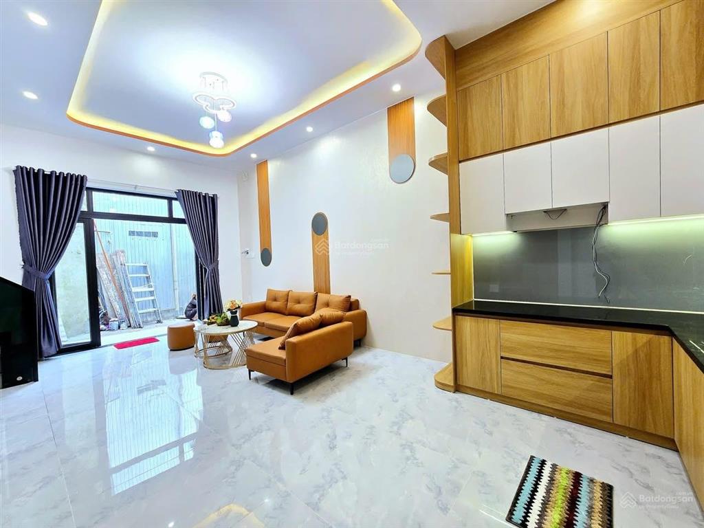 Chào bán nhà 2 tầng, sau lưng mặt tiền cao sơn pháo