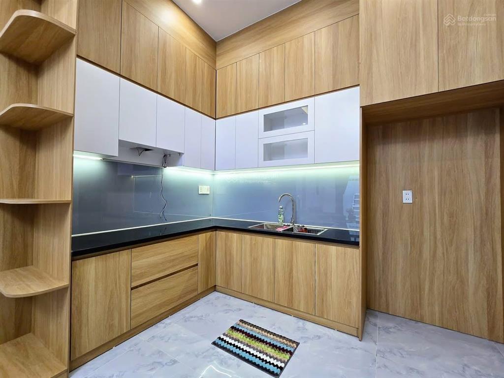 Chào bán nhà 2 tầng, sau lưng mặt tiền cao sơn pháo