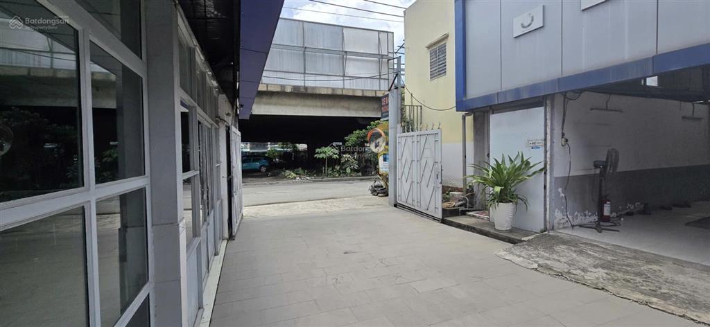 Cho thuê nhà xưởng 1500m2 mặt tiền nguyễn văn quỳcầu phú mỹquận 7. giá rẻ 150 triệu/tháng.