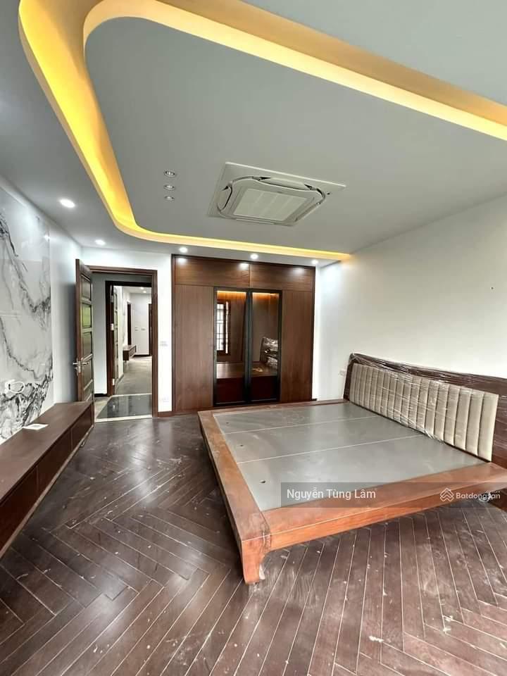 Đón cầu trần hưng đạo mặt phố gia thụy 70m2 6 tầng thang máy lô góc giá rẻ