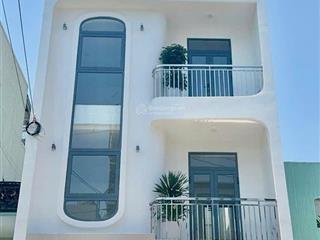 Chủ cần bán gấp nhà. y như hình. miễn tiếp cò