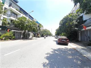Bán liền kề trục chính kđt ao sào, hoàng mai, 70m,5t,mt5m, vỉa hè, ô tô, kinh doanh, văn phòng.