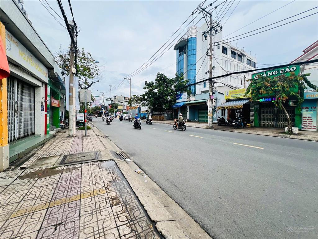 Lô đất đẹp linh đông đường 40 trung tâm thủ đức đất vuông vức ngang 4m nở hậu giá chi nhỉnh 6,x tỷ!