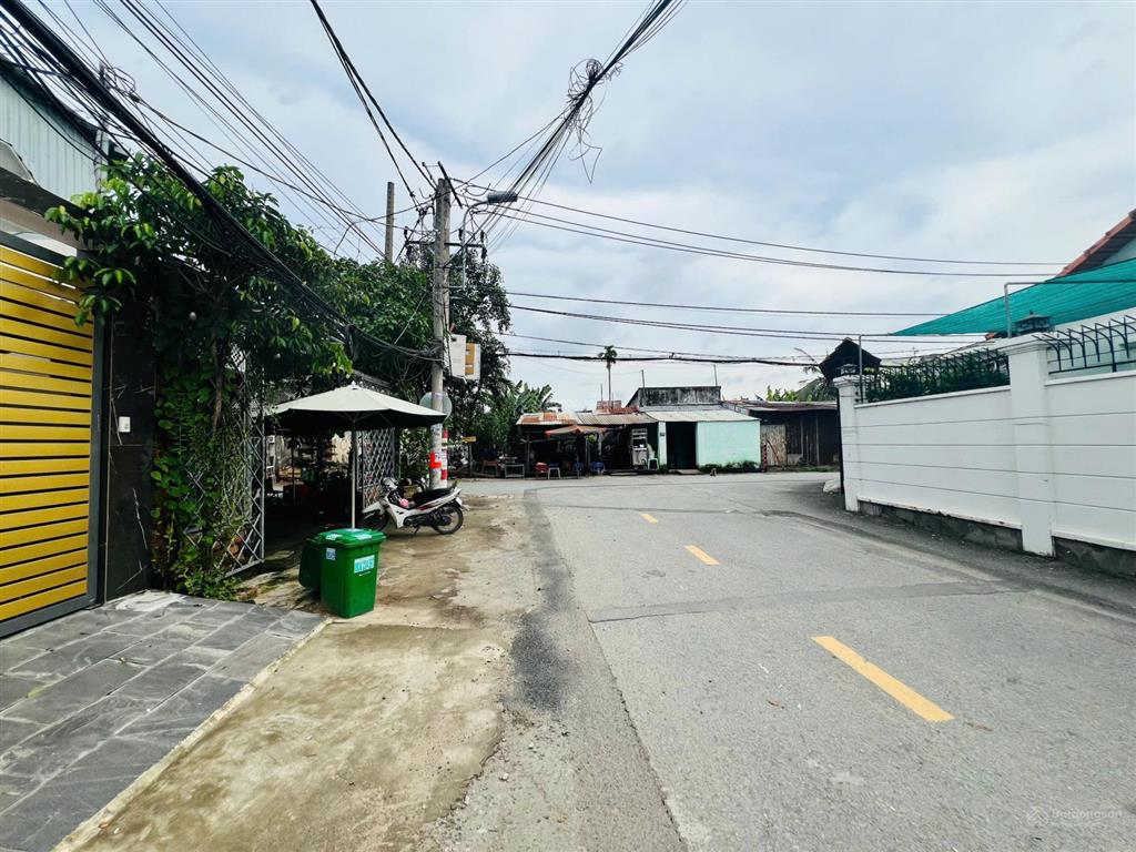 Lô đất đẹp linh đông đường 40 trung tâm thủ đức đất vuông vức ngang 4m nở hậu giá chi nhỉnh 6,x tỷ!