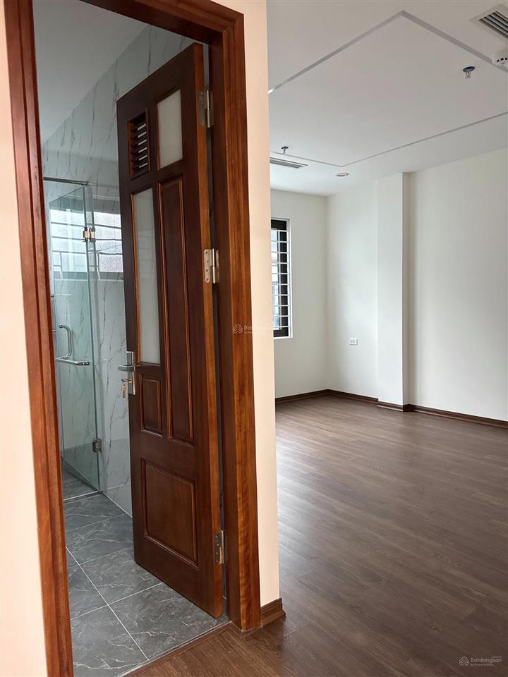 Chính chủ! bán toà nhà phố nguyên hồng, nhà xây mới, đầy đủ pccc, khu dân trí cao, nhiều tiện ích.