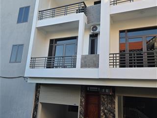 Bán nhà 2 căn liền kề vị trí đẹp gần trung tâm ninh bình.