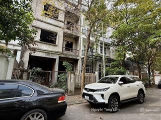 Bán liền kề quân đội thạch bàn, mặt tiền rộng 6.7m, vị trí đẹp, giá tốt, sổ sẵn