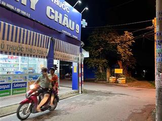 Xe hơi ngủ nhà tiện ích xung quanh
truòng học siêu thị .vvv hiệp thành 13, quận 12 g