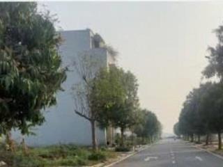 70m2, mặt tiền 5m, đường nhựa đẹp, cạnh vườn hoa tiểu cảnh, nhiều nhà xây ở, yên tĩnh, sạch sẽ