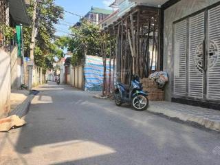 Dân xây ,mặt tiền khủng  kinh doanh  ô tô qua nhà  đường thông các ngả  tiện ích bạt ngàn...
