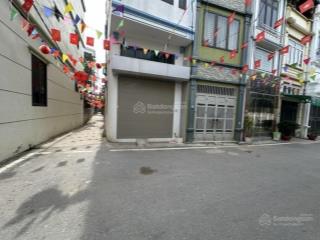 Chính chủ cần tiền bán gấp 53 m sát chợ giang xá