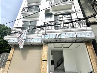 5.x tỷ có nhà đầu liên mạc, ô tô đỗ cửa, nhà mới có thang máy