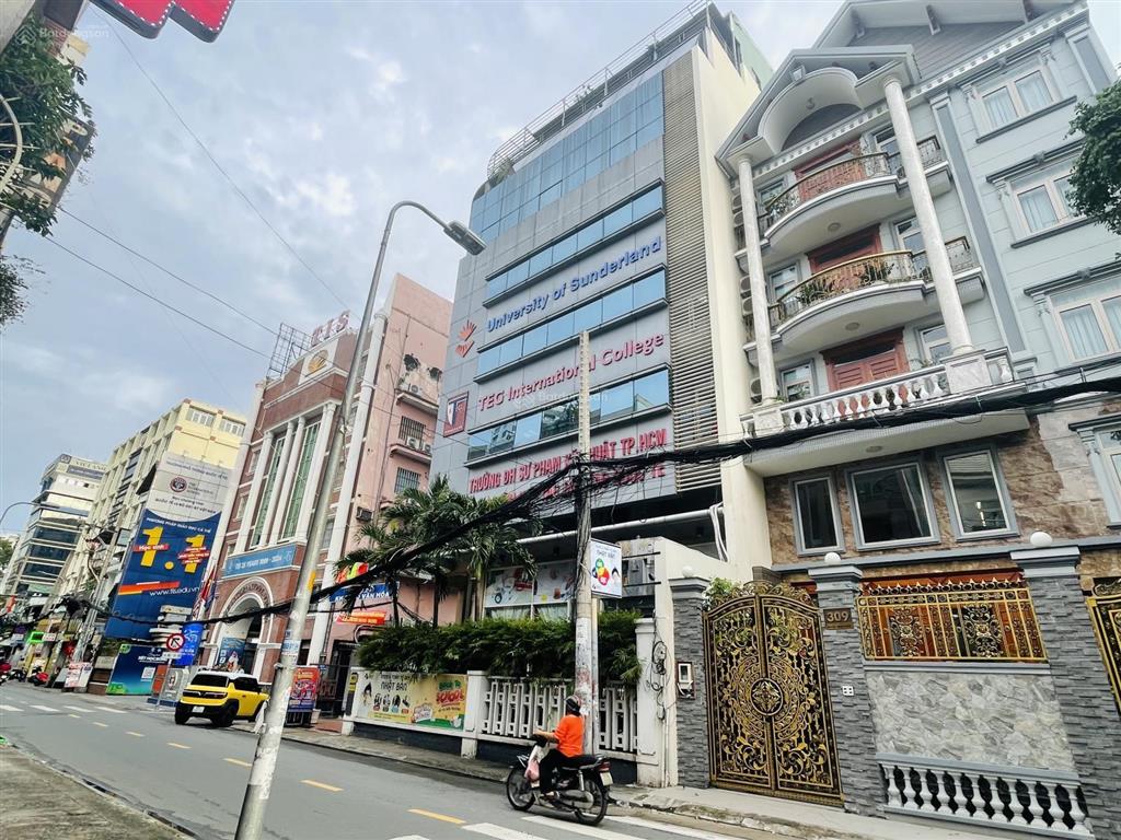 Biệt thự siêu vị trí mt nguyễn trọng tuyển phú nhuận. dt 10x25m vuông đẹp. hầm 6 tầng. chỉ 53,5 tỷ