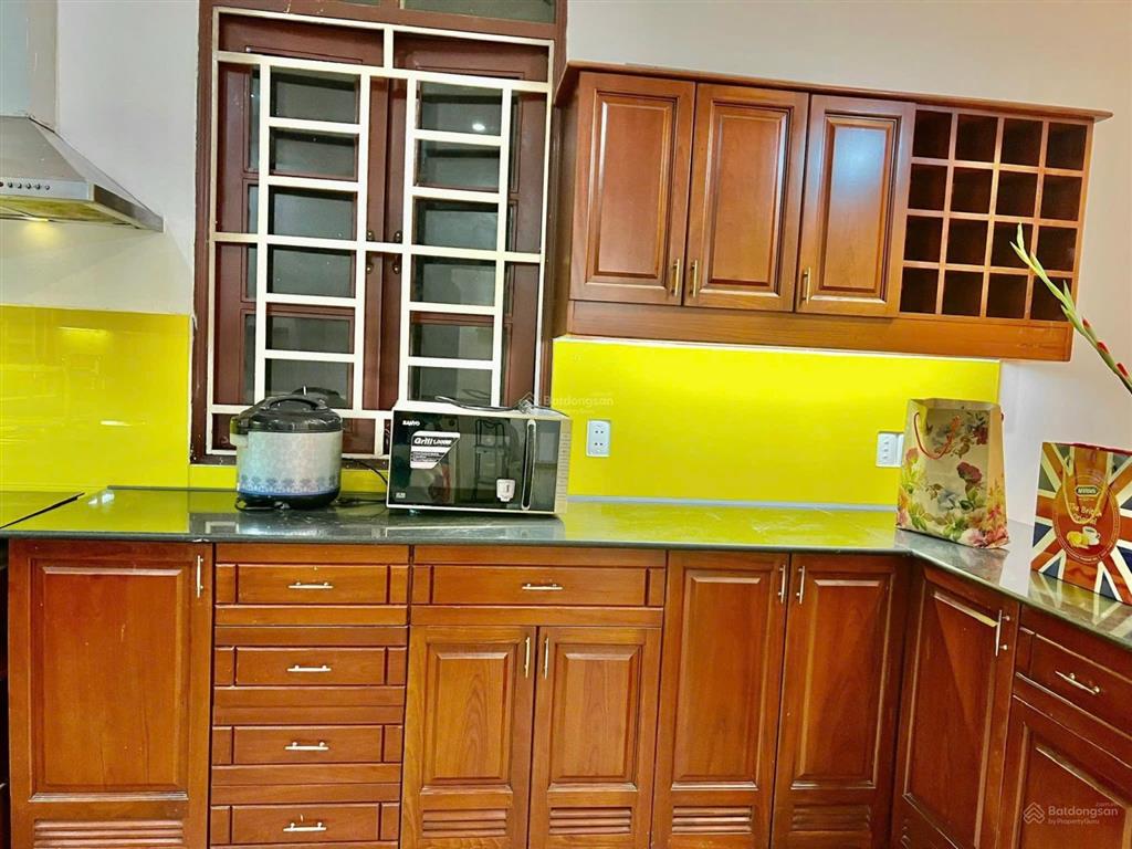 Hạ 20 tỷ bán gấp biệt thự nguyễn văn hưởng, thảo điền 15x20m hầm 4 tầng thang máy giá 60 tỷ