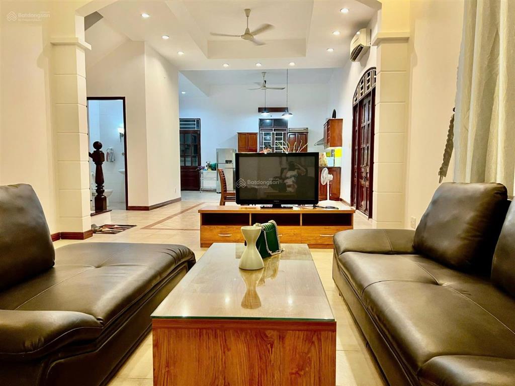 Hạ 20 tỷ bán gấp biệt thự nguyễn văn hưởng, thảo điền 15x20m hầm 4 tầng thang máy giá 60 tỷ