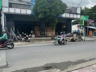 Mặt tiền nhưng có giá trong hẻm