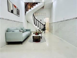 Nhanh tay! nhà bán ngộp hía trên đường hồ bá kiện, quận 10 diện tích hơn 40m2