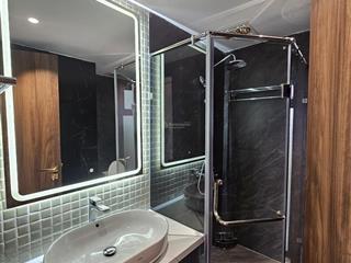 Cho thuê căn hộ góc, view hồ khu ngoại giao đoàn gần starlake