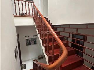 Bán nhà 3 tầng  vị trí trung tâm  tiện nghi hiện đại