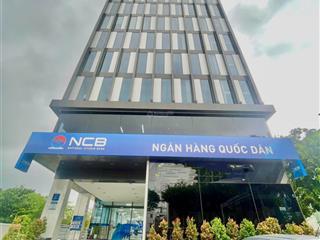 Cho thuê nguyên sàn 600m2 văn phòng tòa nhà siêu đẹp mặt tiền đường 30/4, 129 triệu