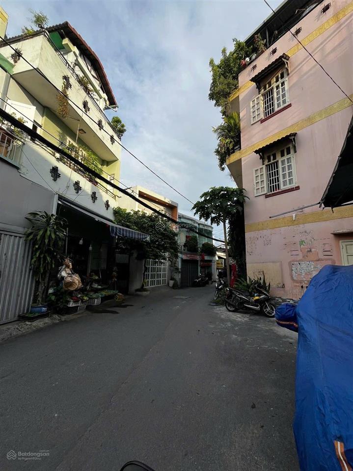 Hxh dương quảng hàm p5, cn 84m2=5,25x17m sổ vuông đẹp. có 10 phòng cho thuê 30tr/tháng chốt 9,950tỷ