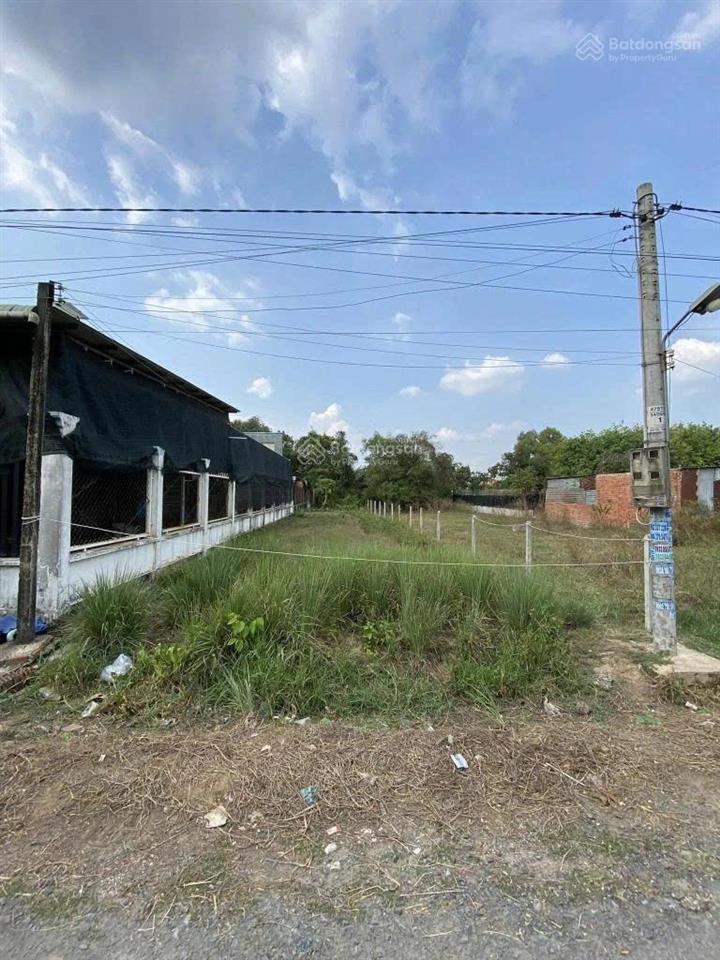 Chủ ngộp cần bán lô đất đ.suối lội  tân thông hội, dt 140m2 giá 1,2 tỷ, sổ hồng riêng