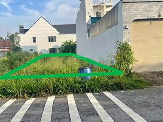 Chủ kẹt tiền cần bán lô đất đường nguyễn văn khạ gần cầu vượt củ chi, dt 97m2, 900 triệu shr